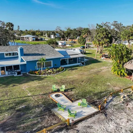 Riverside Oasis Home W Tiki Hut & Firepit